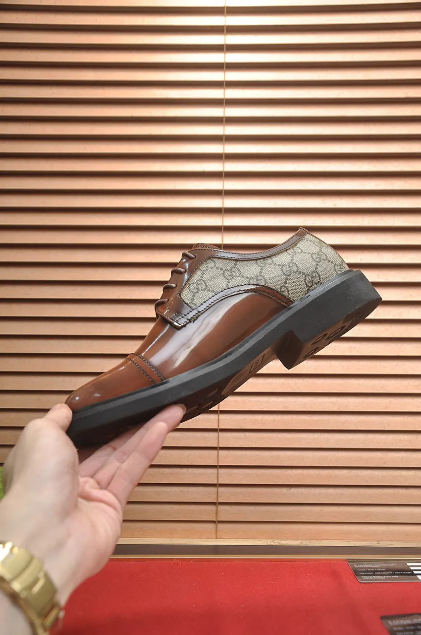 Men's shoes💰540💶Italy's top luxury men's shoe giant (GUCCI) (Gucci) (full cowhide lining) new arrival🍃Original European style🔰 Pleasant to the eye😍In order to make the shoes more durable and non-deformable🌀The production continues to follow traditional methods but there is still no lack of innovation💪Choose original sheepskin for the leather♻️ Smooth and natural And extra bright ⭐Made of imported cowhide, the first choice of rich people 38-45 (45 customized)